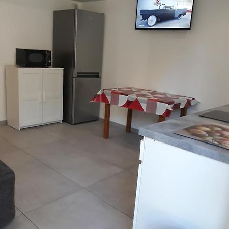 T2 Courte Duree Apartment Jonage ภายนอก รูปภาพ